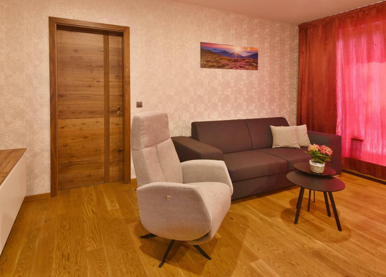 Apartment Adelka 104 With Private Whirlpool Spindleruv Mlyn Bagian luar foto